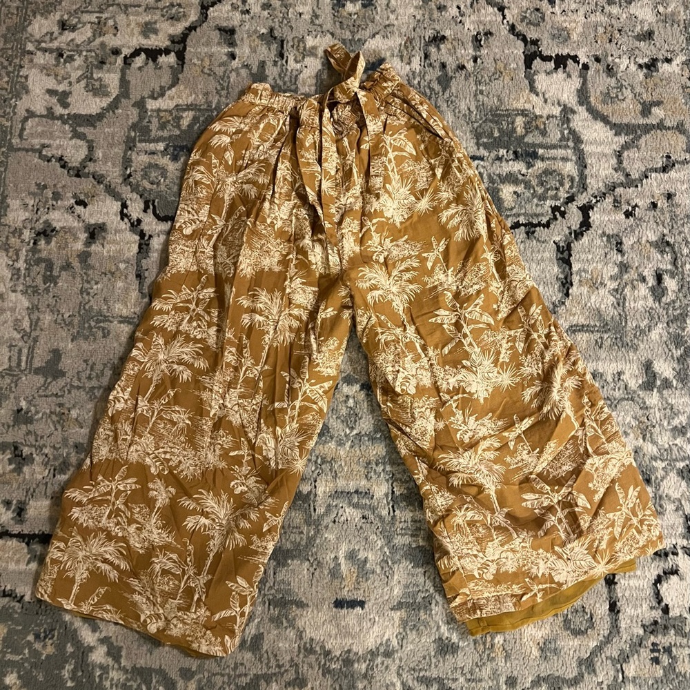 American Eagle Palm Print Culottes Pants